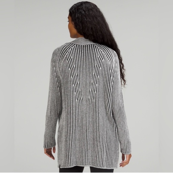 Lululemon Cotton-Cashmere Blend Sweater Wrap - Size 6 - Picture 6 of 7